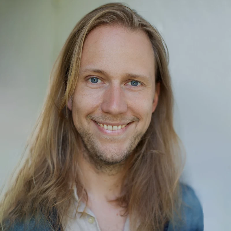 christoph bahr spontantheater Christoph Bahr, Kursleiter des Schauspielkurses Atem, Stimme, Geistesblitze in Düsseldorf
